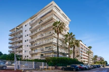 06400 - CANNES PALM BEACH - EMPLACEMENT ULTRA RECHERCHÉ- VUE MER LATÉRALE - 3 PIÈCES AVEC 2 TERRASSES - 2 SALLES D'EAU 