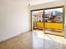 Appartement 2 pièces – 48 m² – Dernier étage avec balcon – Nice Libération