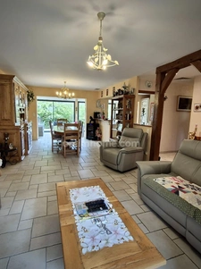 Maison de 8 pièces 152 m² - 3 ch - Véranda, Sous-sol complet & Terrain - Bourges