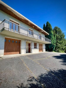  Vaste villa des années 70 à rénover – Cadre exceptionnel et vue panoramique à Serrières-en-Chautagne