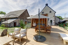 Propriété de caractère de 290 m² bâtis, Saint-Pierre-Roche — Maison rénovée 130 m² + grange de 160 m² à restaurer