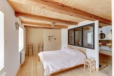 Propriété de caractère de 290 m² bâtis, Saint-Pierre-Roche — Maison rénovée 130 m² + grange de 160 m² à restaurer