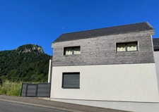 Maison récente 70 m² — Le Mont-Dore (Massif du Sancy) — 2 chambres — terrasse (22  m²)— grand garage (44 m²)