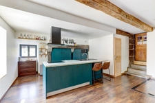 Propriété de caractère de 290 m² bâtis, Saint-Pierre-Roche — Maison rénovée 130 m² + grange de 160 m² à restaurer