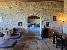 A rare, charming house in the heart of the Vézelien region – approximately 150 m² of living space, with potential for 230 m²- 2 bedrooms with potential for 5