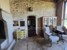 A rare, charming house in the heart of the Vézelien region – approximately 150 m² of living space, with potential for 230 m²- 2 bedrooms with potential for 5