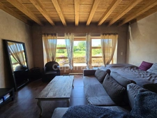 A rare, charming house in the heart of the Vézelien region – approximately 150 m² of living space, with potential for 230 m²- 2 bedrooms with potential for 5