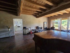 A rare, charming house in the heart of the Vézelien region – approximately 150 m² of living space, with potential for 230 m²- 2 bedrooms with potential for 5