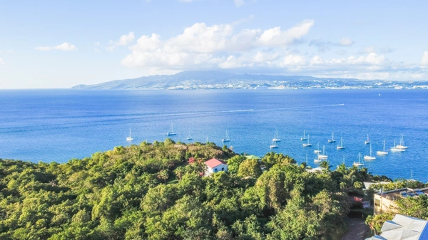LES TROIS ILETS - T3 VUE MER PANORAMIQUE A 450M DE LA PLAGE ET DE LA NAVETTE