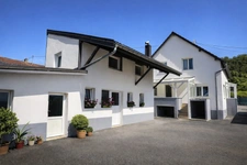Propriété de charme avec dépendance de 189 m2, piscine et verger – Illfurth