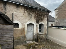  Maison ancienne en pierre à rénover – Fort potentiel – Centre d’Artannes-sur-Indre (37)