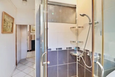 Maison de caractère en pierre de 8 pièces, 5 chambres. 200 m²- DPE C , Saint-Dizant-du Gua