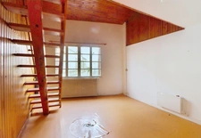 Jonzac centre – Immeuble de 145 m² à rénover entre la Place du Marché et la Mairie
