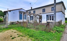 Maison de caractère en pierre de 8 pièces, 5 chambres. 200 m²- DPE C , Saint-Dizant-du Gua