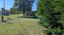 Plassac (17240) – Maison charentaise de 223 m² avec deux dépendances et terrain de 5 625 m²