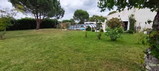 MAISON DE PLAIN-PIED – 167 M² – PISCINE AVEC ABRI HAUT – DPE B – PANNEAUX SOLAIRES – 3 596 M² DE TERRAIN – CLAM, À 5 MINUTES DE JONZAC