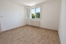 Maison avec balcon et jardin à Saint-Germain-de-Lusignan — 97 m², 3 chambres, près de Jonzac