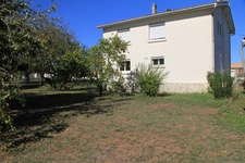 Maison avec balcon et jardin à Saint-Germain-de-Lusignan — 97 m², 3 chambres, près de Jonzac