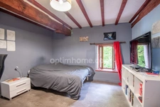 Plassac (17240) – Maison charentaise de 223 m² avec deux dépendances et terrain de 5 625 m²