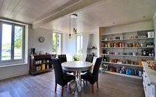 Plassac (17240) – Maison charentaise de 223 m² avec deux dépendances et terrain de 5 625 m²
