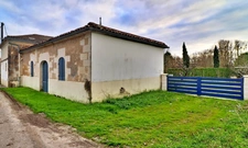 Maison de caractère en pierre de 8 pièces, 5 chambres. 200 m²- DPE C , Saint-Dizant-du Gua