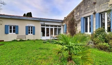 Maison de caractère en pierre de 8 pièces, 5 chambres. 200 m²- DPE C , Saint-Dizant-du Gua
