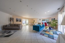 Maison contemporaine lumineuse de plain-pied avec piscine – 155 m² sur 3025 m² – Cursan (33) - 3 chambres