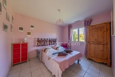 Maison contemporaine lumineuse de plain-pied avec piscine – 155 m² sur 3025 m² – Cursan (33) - 3 chambres