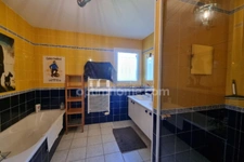 Maison contemporaine lumineuse de plain-pied avec piscine – 155 m² sur 3025 m² – Cursan (33) - 3 chambres