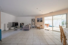 Maison contemporaine lumineuse de plain-pied avec piscine – 155 m² sur 3025 m² – Cursan (33) - 3 chambres