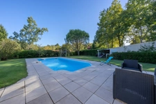 Maison contemporaine lumineuse de plain-pied avec piscine – 155 m² sur 3025 m² – Cursan (33) - 3 chambres