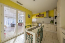 Maison contemporaine lumineuse de plain-pied avec piscine – 155 m² sur 3025 m² – Cursan (33) - 3 chambres