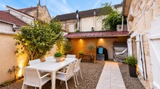 MONTATAIRE (60) – MAISON 3-4 PIECES EN PIERRE AVEC GRANDE COUR PRIVATIVE : LE CALME EN PLEIN CENTRE-VILLE !
