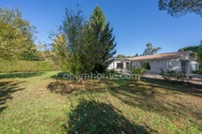 Maison contemporaine lumineuse de plain-pied avec piscine – 155 m² sur 3025 m² – Cursan (33) - 3 chambres