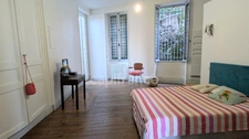 Appartement, 5 pièces avec terrasse et cave,3 chambres.