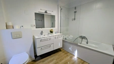 Appartement, 5 pièces avec terrasse et cave,3 chambres.