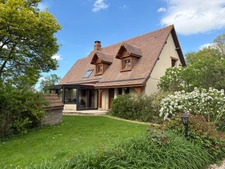 Propriété 244 m2 vie de plain-pied 5 chs 5388 m2 dont 1947 m2 divisible et constructible BEUZEVILLE LA GRENIER (76)