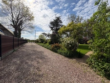 Propriété 244 m2 vie de plain-pied 5 chs 5388 m2 dont 1947 m2 divisible et constructible BEUZEVILLE LA GRENIER (76)