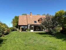 Propriété 244 m2 vie de plain-pied 5 chs 5388 m2 dont 1947 m2 divisible et constructible BEUZEVILLE LA GRENIER (76)