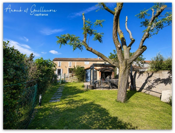 Exclusivité - Maison de maître avec double logement, jardin et double garage - proche de Pézenas (34120)