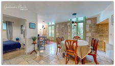 Exclusive - Renovated 2-bedroom apartment of 75m² - PEZENAS (34120)