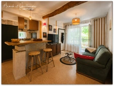 Immeuble 360m² habitable environ à vendre avec 6 appartements et double jardin - PEZENAS (34120)