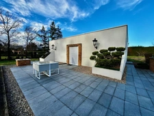 COMMELLE VERNAY - MAISON d’environ 270 m² sur 5 637 m² de TERRAIN clos et arboré - DÉPENDANCES