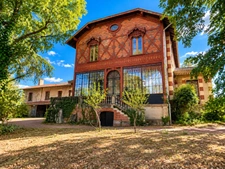 COMMELLE VERNAY (42) - MAISON 230 m2 sur 2334 m2 de TERRAIN - 5 CHAMBRES - TOUR sur 3 niveaux