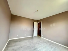 RIORGES, MAISON d'environ 90 m2 sur 346 m2 de TERRAIN clos - 3 CHAMBRES - GARAGE