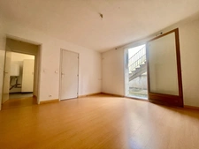 À VENDRE ROANNE – APPARTEMENT T2 d'environ 46 m2 RENOVE avec cour intérieure