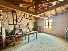 CORDELLE (42) CORPS DE FERME EN PIERRE AVEC VUE EXCEPTIONNEL - 6.8 Ha DE TERRAIN LIBRE - DEPENDANCES
