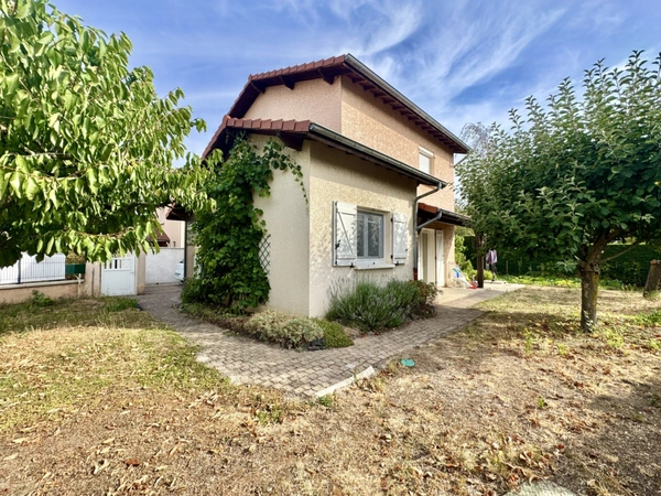 LE COTEAU - MAISON 100 m2 sur 411 m2 de TERRAIN - 4 CHAMBRES - GARAGE 