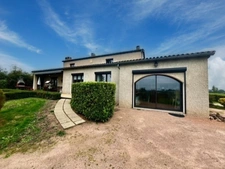 MABLY - MAISON d'environ 200m2 - 4 chambres - POMPE A CHALEUR - 1.2 Ha DE TERRAIN.