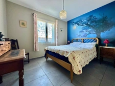 Proche LENTIGNY - MAISON DE PLAIN-PIED de 126 m2 habitable sur 882 m2 de TERRAIN clos et arboré - 3 CHAMBRES - GARAGE